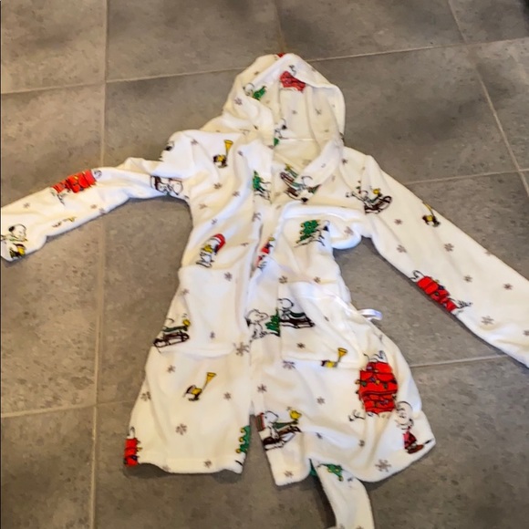 Peanuts Intimates & Sleepwear Peanuts Snoopy Charlie Brown